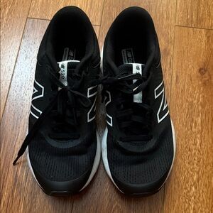 New Balance 520 Black and White Athletic Shoes